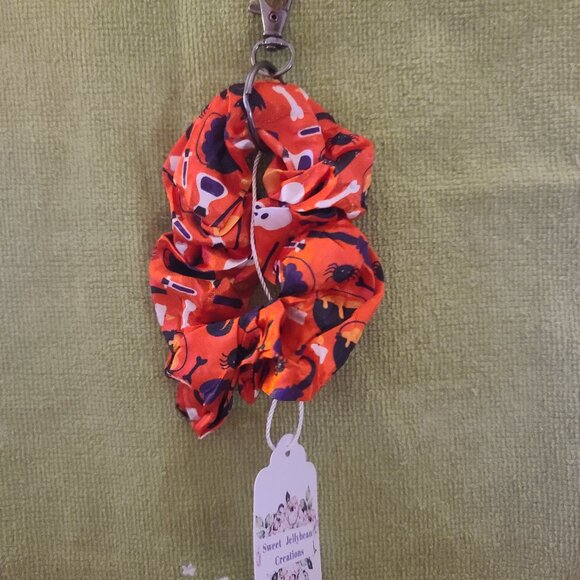 Scrunchie Halloween Themed Wristlet Keyring - Picture 1 of 3